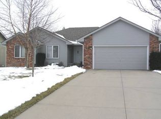 6701 SW Scathelock Rd, Topeka, KS 66614