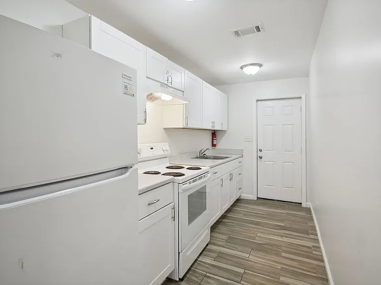 615 Oliver St NW #6 — Photo 10
