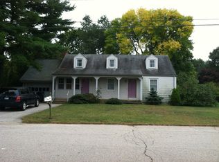 40 Wunnegin Cir, Warwick, RI 02818