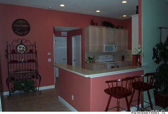 4th image of 5860 Treasure Ln