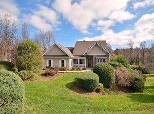 106 Crestgrove Dr, Flat Rock, NC 28731
