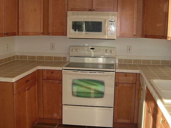 Kitchen w/ Tile Floors