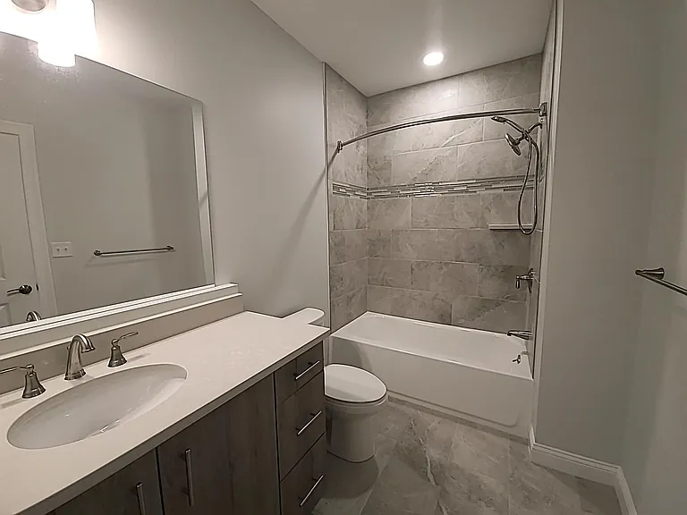 320 Middlesex Ave #B303 — Photo 20