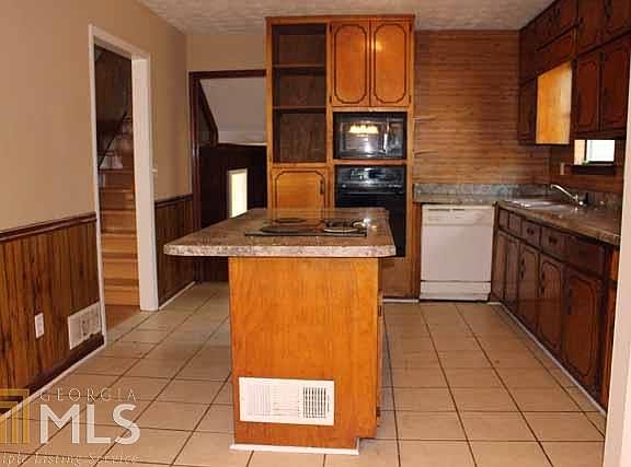 4th image of 140 Belair Trl #11