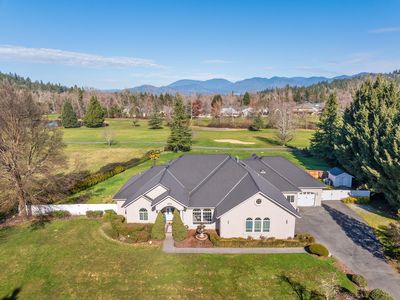 294 Valle Vista Dr, Grants Pass, OR, 97527