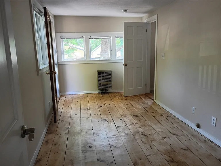 106R Main — Photo 14