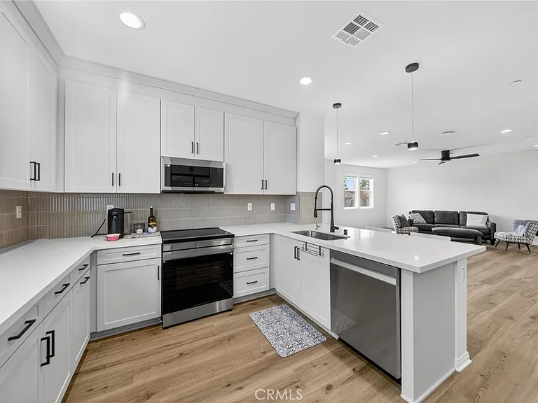 2410 E Agave St #9 — Photo 11