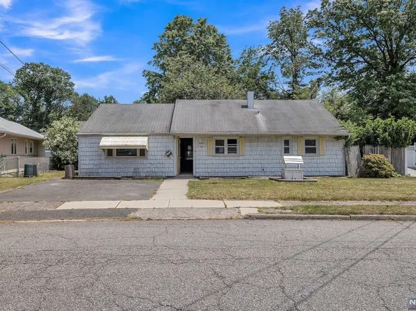 54 Harvey Ave, Rochelle Park, NJ 07662