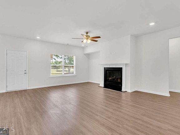 5th image of 860 N Bethany Rd