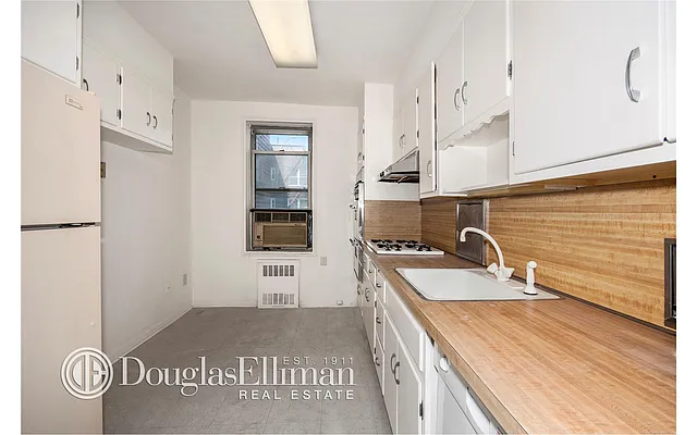 Sold by Douglas Elliman | media 12