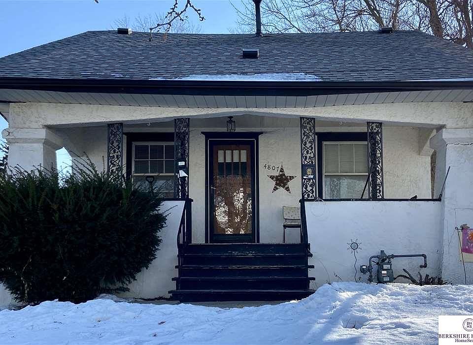 1st image of 4807 Burt St #1/2
