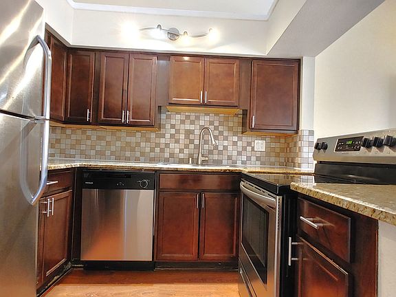 5th image of 2901 Euclid Ave NE #24D
