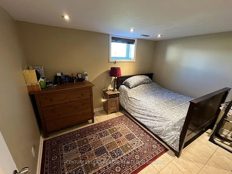 98 W Flora Dr — Photo 3
