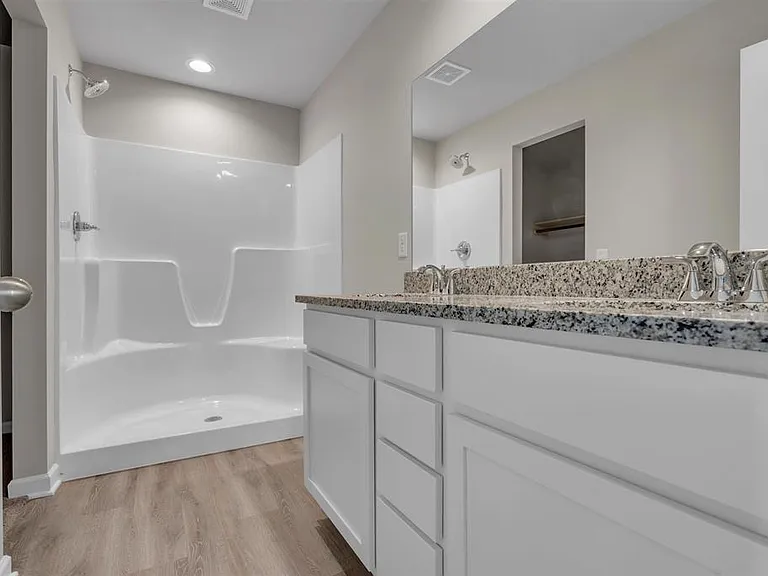 2706 S Cypress St — Photo 21