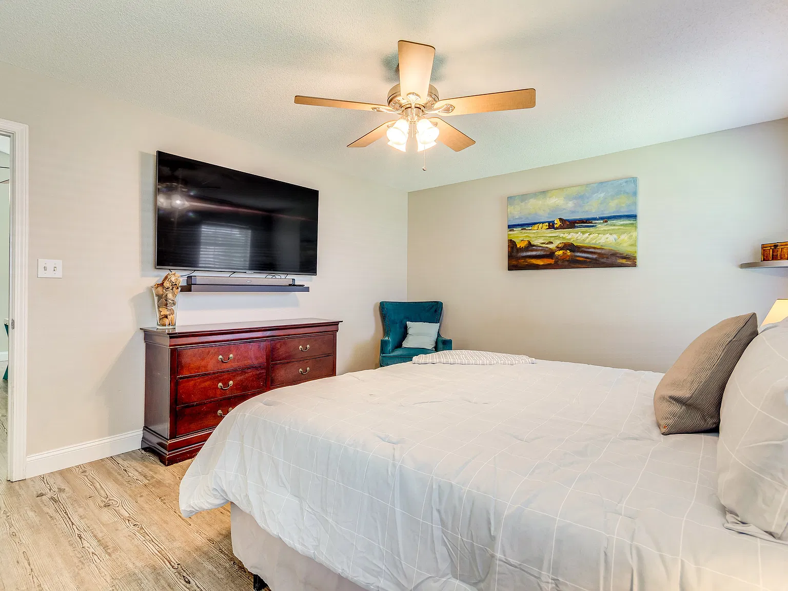 3 bed, 1895 sqft, $2,400 — Photo 4
