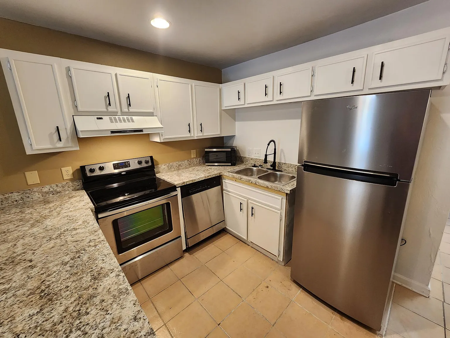 2 bed, 928 sqft, $1,400 — Photo 3