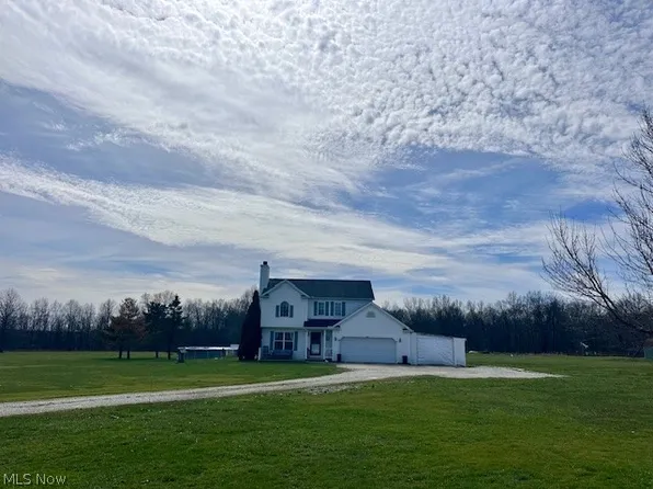 8742 Henderson Rd, Diamond, OH 44412