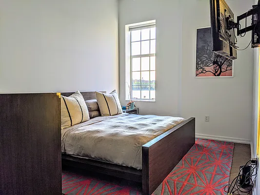 Rented by PocketBroker Inc | media 30