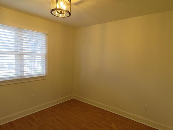 3rd image of 100 Lewis Drive 1 #15B