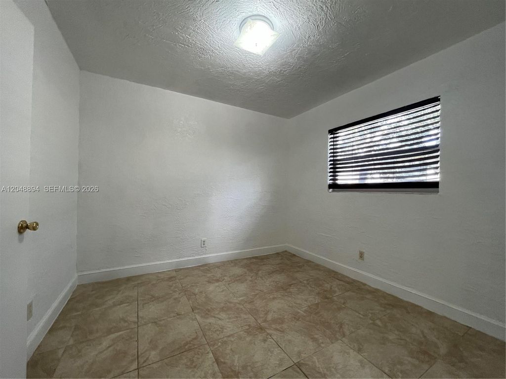 3024 NW 2nd St, photo 9