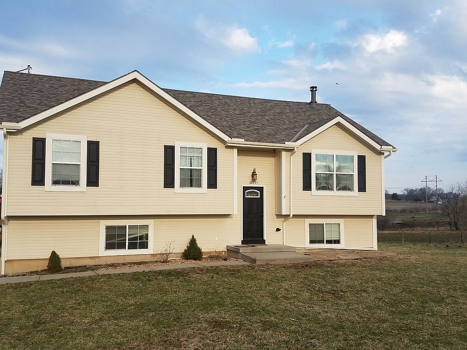 1st image of 32075 179th St