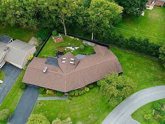 3rd image of 13126 Woodburn Dr