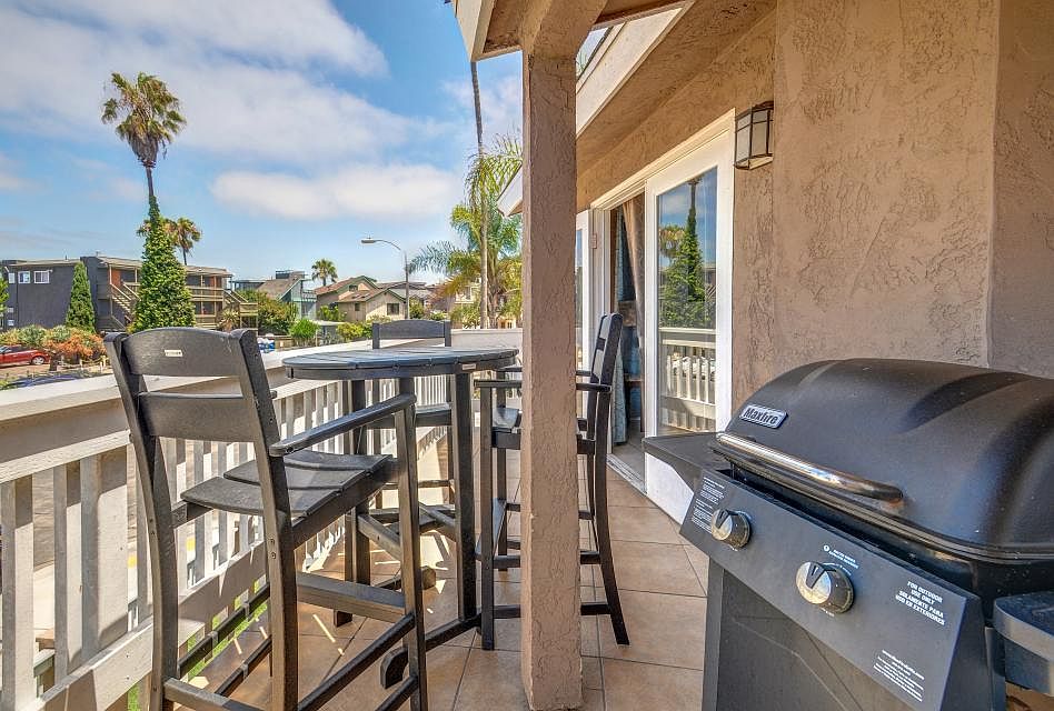 1st image of 5129 W Point Loma Blvd