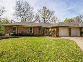 1334 Quail Run Cir, Bentonville, AR 72712