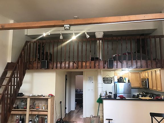 2nd image of 1050 W Dickens Ave #10503