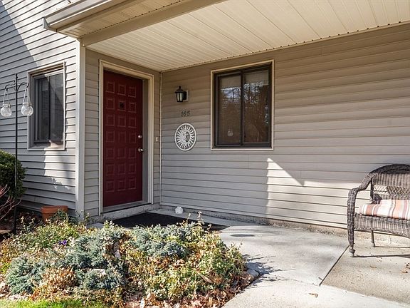 2nd image of 165 Highwood Dr Unit 165