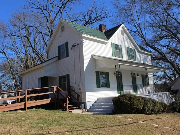 11 Liberty St, Gainesville, GA 30501