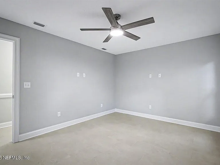 2210 Shepard St — Photo 22
