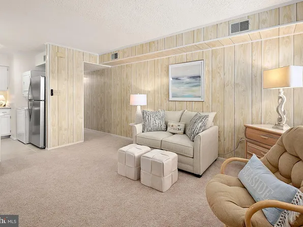 8 121st St Unit 202A, Ocean City, MD 21842