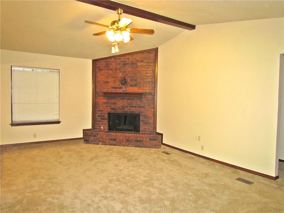 1st image of 606 S Forest Dr
