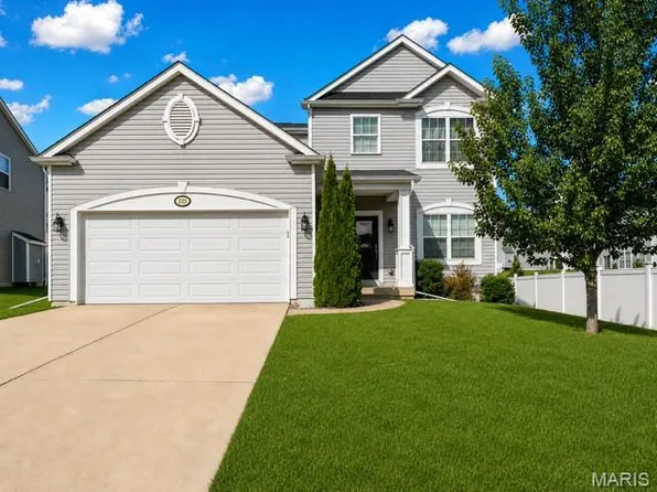225 Thorn Brook Dr, O'Fallon, MO 63366