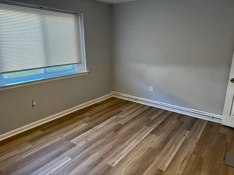 1749 Addison Rd S — Photo 3