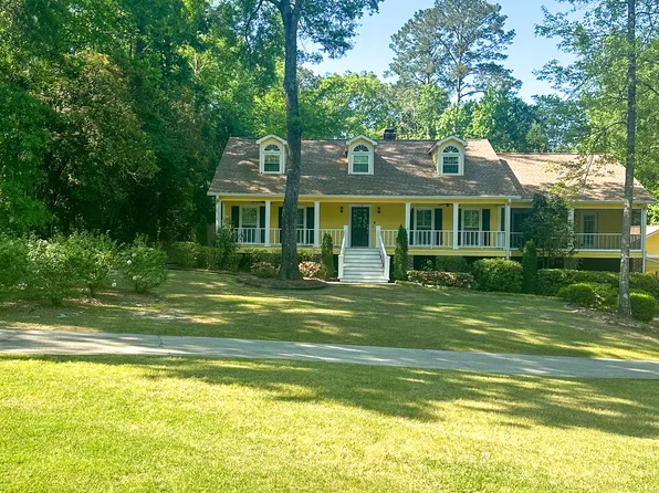 1132 Saint Andrews Dr, Macon, GA 31210