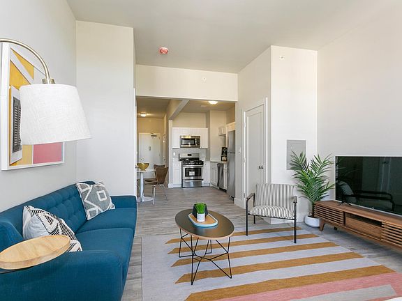 3rd image of 70 Ashburton Ave #7C