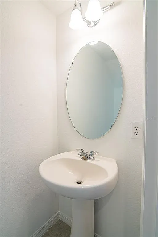 3 bed, 2.5 bath, 1480 sqft, $1,700 — Photo 4