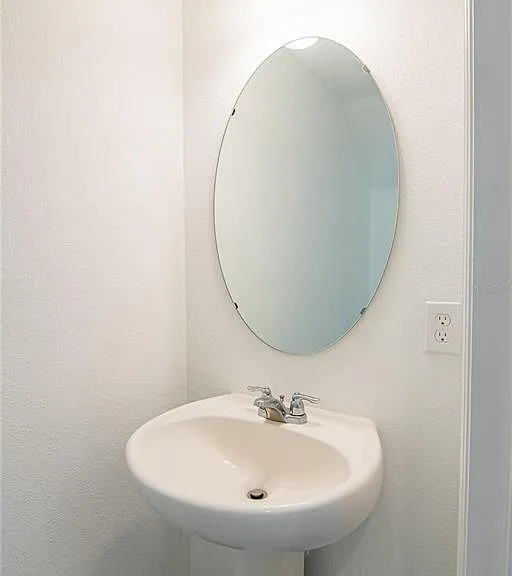 205 Mandovi St — Photo 4