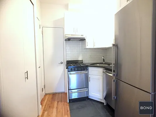 Rented by Bond New York | media 18