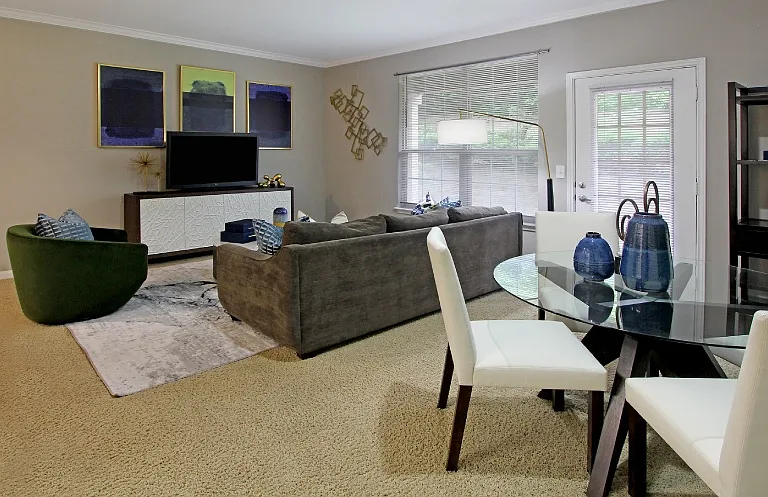 Breckenridge Apartments — Photo 13