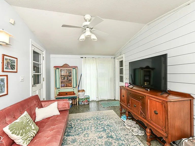 1220 Oak Ridge Dr — Photo 9