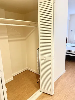 Rented by E Realty International Corp | media 22