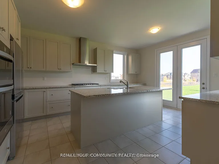 43 Tweedhill Ave — Photo 17