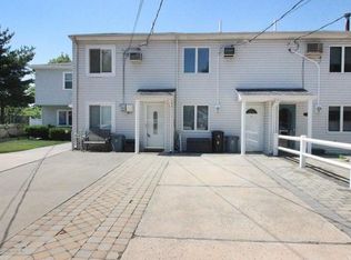 8 Dumont Ave, Staten Island, NY 10305