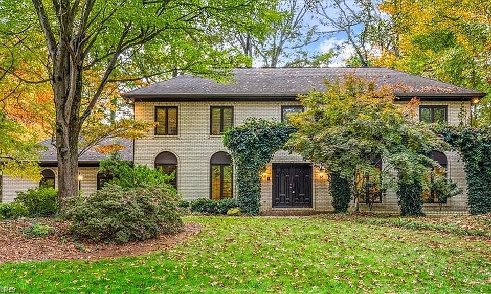 1st image of 2701 Lake Forest Dr