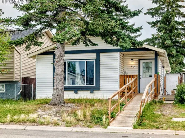 40 W Faldale Close NE, Calgary, AB T3J 1V9