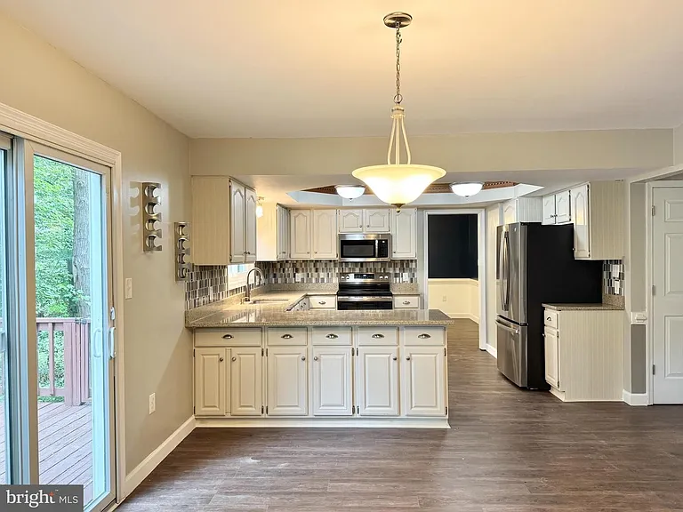 3302 Aquia Dr — Photo 34