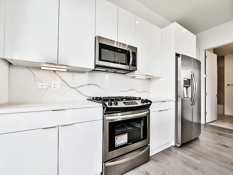 2353 W Wabansia Ave #Penthouse 405 — Photo 8